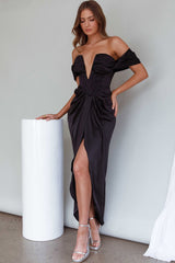 Mariesa Plunging Neckline Dress Black